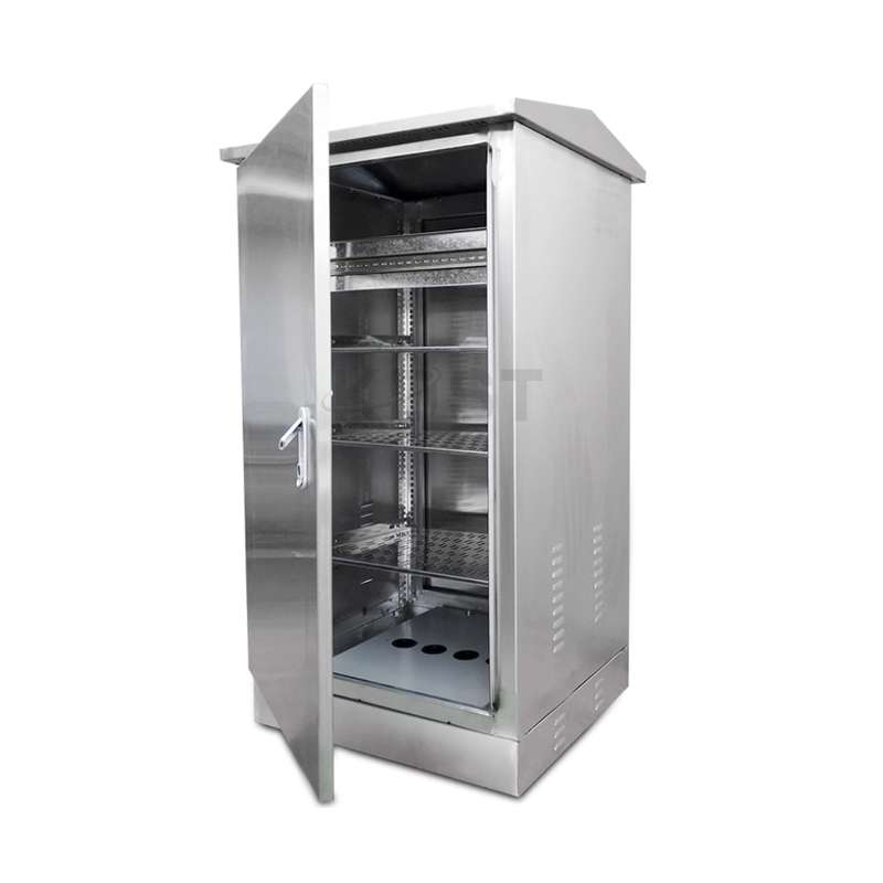 Armoire extérieure à rack réseau avec batterie de secours et ventilateur de refroidissement Armoire extérieure à rack réseau avec batterie de secours et ventilateur de refroidissement